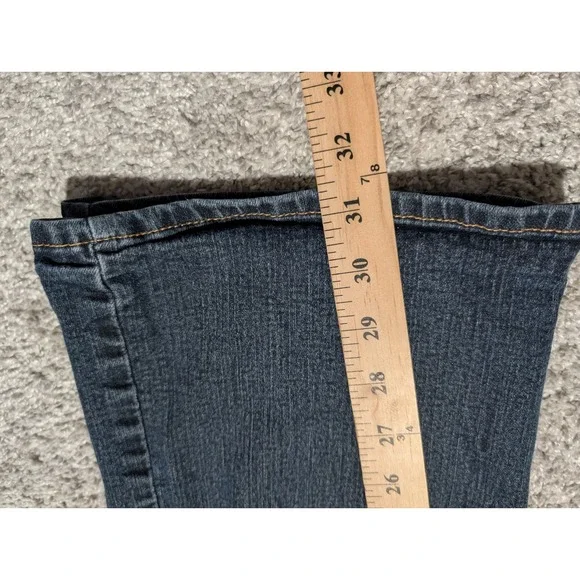 Signature by Levi Strauss Womens Modern Boot Cut Jeans Dark Wash 10L W30 L34 - Picture 7 of 7